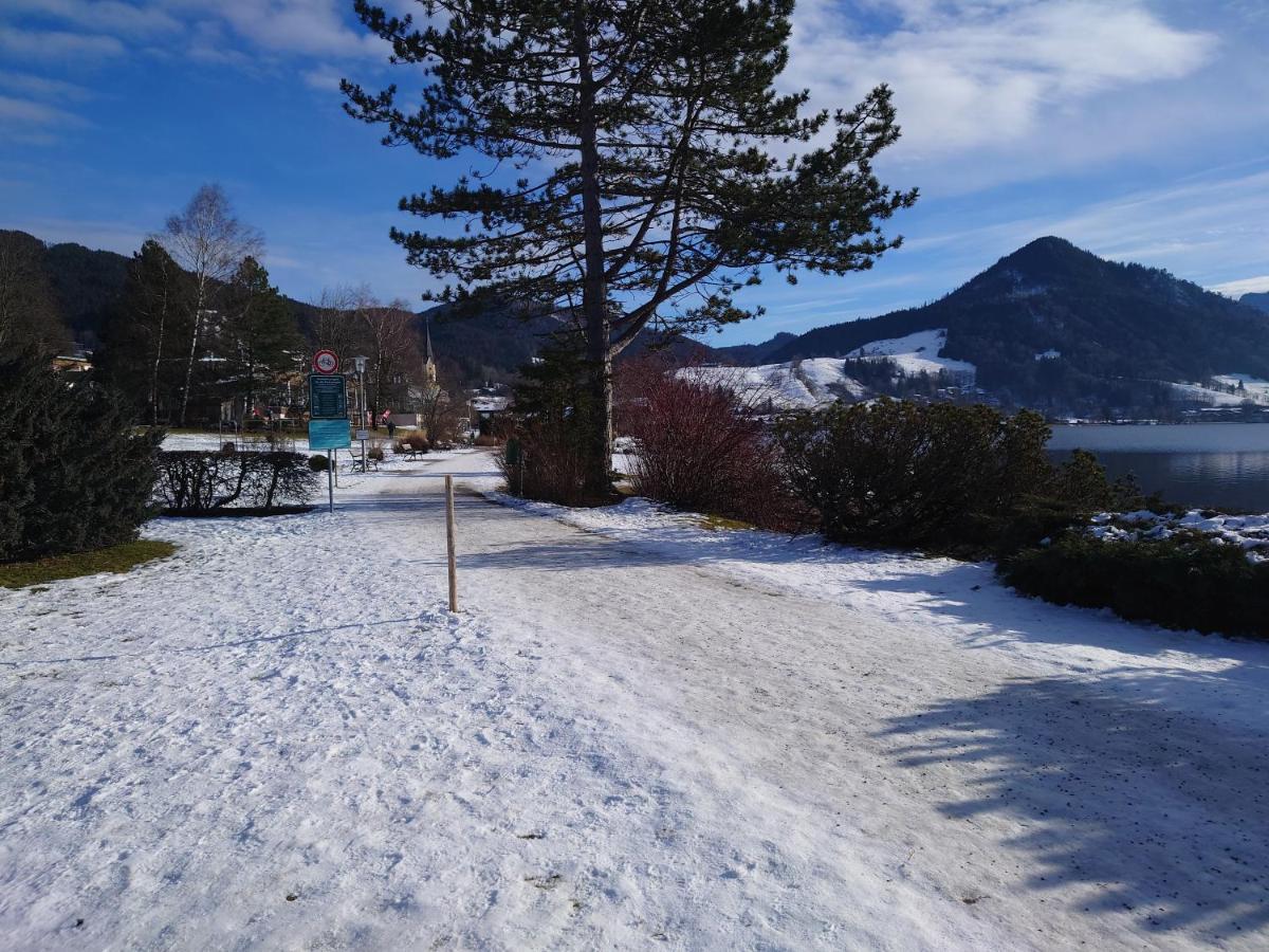 Апартаменты Vip Deluxe 107Qm Auf Zwei Etagen 1 Dopplezimmer Eg 1 Doppelzimmer Auf Der Galerie Sowie 2 Badezimmer Und Komplette Kueche Mit Mikrowelle Und Backofen Ideal Fuer 1 Bis 6 Gaeste Direkter Blick Auf Garten Und Bergblick Alles Nur Nicht 0815 Шлирзе Экстерьер фото