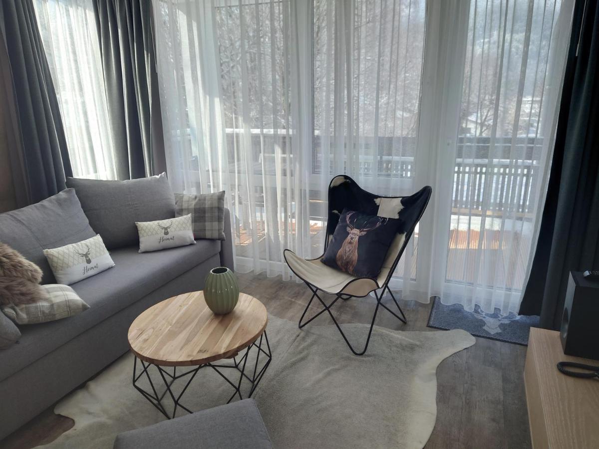 Апартаменты Vip Deluxe 107Qm Auf Zwei Etagen 1 Dopplezimmer Eg 1 Doppelzimmer Auf Der Galerie Sowie 2 Badezimmer Und Komplette Kueche Mit Mikrowelle Und Backofen Ideal Fuer 1 Bis 6 Gaeste Direkter Blick Auf Garten Und Bergblick Alles Nur Nicht 0815 Шлирзе Экстерьер фото