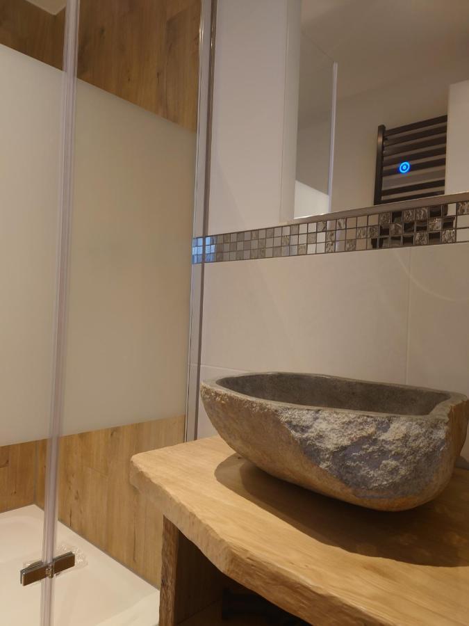 Апартаменты Vip Deluxe 107Qm Auf Zwei Etagen 1 Dopplezimmer Eg 1 Doppelzimmer Auf Der Galerie Sowie 2 Badezimmer Und Komplette Kueche Mit Mikrowelle Und Backofen Ideal Fuer 1 Bis 6 Gaeste Direkter Blick Auf Garten Und Bergblick Alles Nur Nicht 0815 Шлирзе Экстерьер фото