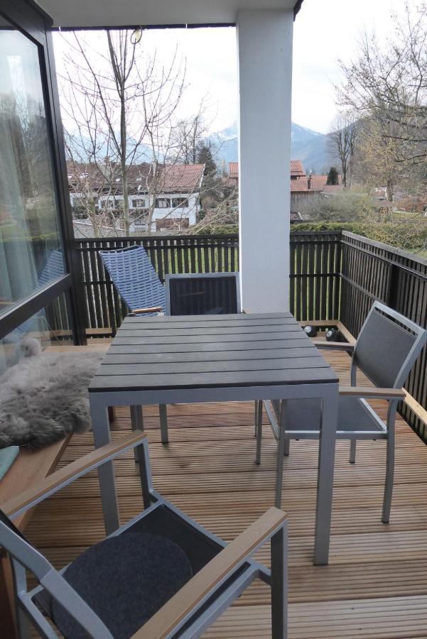 Апартаменты Vip Deluxe 107Qm Auf Zwei Etagen 1 Dopplezimmer Eg 1 Doppelzimmer Auf Der Galerie Sowie 2 Badezimmer Und Komplette Kueche Mit Mikrowelle Und Backofen Ideal Fuer 1 Bis 6 Gaeste Direkter Blick Auf Garten Und Bergblick Alles Nur Nicht 0815 Шлирзе Экстерьер фото