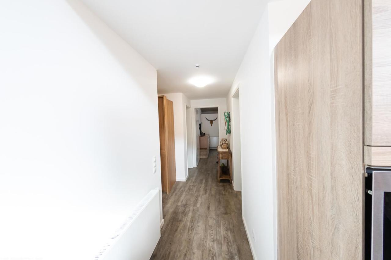 Апартаменты Vip Deluxe 107Qm Auf Zwei Etagen 1 Dopplezimmer Eg 1 Doppelzimmer Auf Der Galerie Sowie 2 Badezimmer Und Komplette Kueche Mit Mikrowelle Und Backofen Ideal Fuer 1 Bis 6 Gaeste Direkter Blick Auf Garten Und Bergblick Alles Nur Nicht 0815 Шлирзе Экстерьер фото