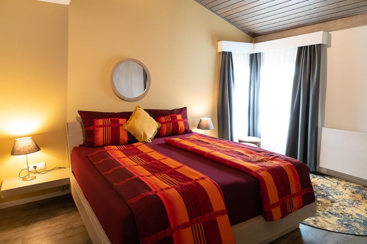 Апартаменты Vip Deluxe 107Qm Auf Zwei Etagen 1 Dopplezimmer Eg 1 Doppelzimmer Auf Der Galerie Sowie 2 Badezimmer Und Komplette Kueche Mit Mikrowelle Und Backofen Ideal Fuer 1 Bis 6 Gaeste Direkter Blick Auf Garten Und Bergblick Alles Nur Nicht 0815 Шлирзе Экстерьер фото
